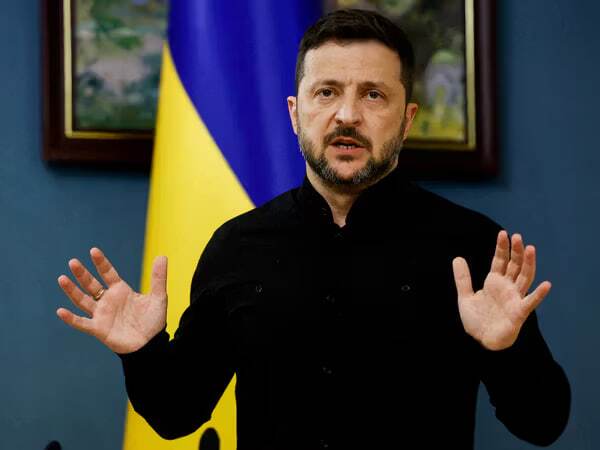 زلنسکی: اوکراین بر اساس قانون اساسی خود هیچ حقی برای واگذاری قلمروهایش ندارد / ترامپ «دیدگاه خودش» را درباره پایان جنگ دارد، دیدگاهی که با دیدگاه اوکراین متفاوت است / آمریکایی‌ها می‌خواهند مصالحه‌هایی پیدا کنند، اما وقتی صحبت از قلمرو‌ها می‌شود، هیچ مصالحه‌ای وجود ندارد