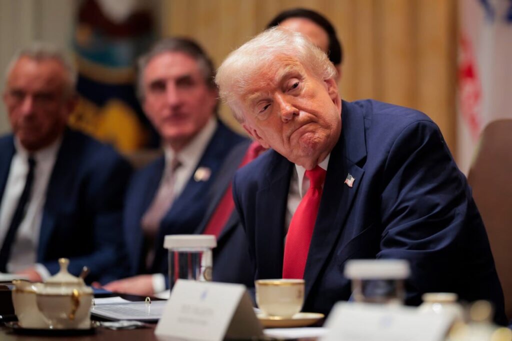 پاسخ ترامپ به سوالی درباره حمله به سرنشینان قایق ونزوئلایی: شما یک خبرنگار نفرت‌انگیز هستید