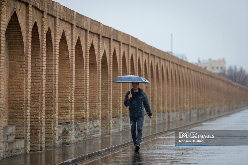 شروع بارندگی در اصفهان ۱۴۰۴ / هشدار نارنجی برای بارش باران و سرما در اصفهان صادر شد