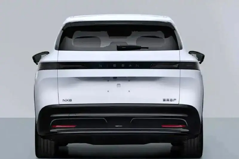 نیسان NX8- عقب