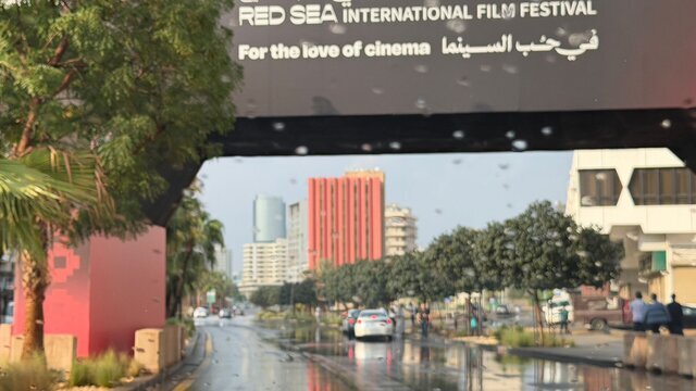 طوفان و باران شدید جشنواره دریای سرخ عربستان در جده را تعطیل کرد