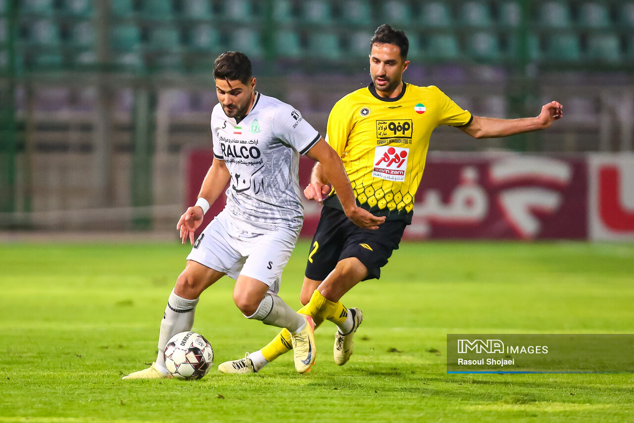 گزارش زنده؛ آلومینیوم 0 - سپاهان 0