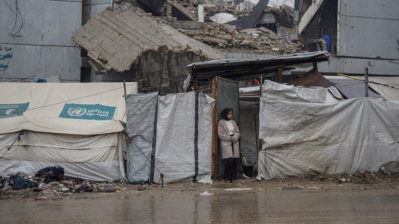 طوفان زمستانی جان آوارگان غزه را می بلعد