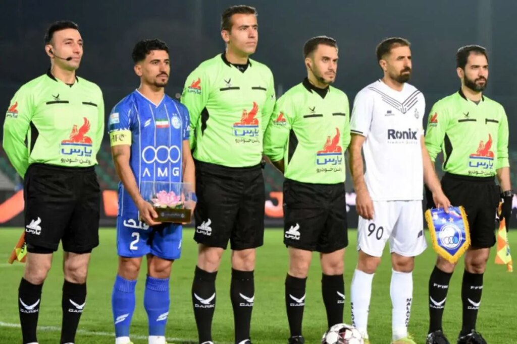 کارشناس داوری صحنه های مشکوک استقلال مقابل ملوان/ اشتباه روی حردانی پنالتی بود؟