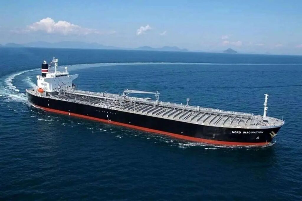 نیرو‌های آمریکا یک نفتکش تحت تحریم را در سواحل ونزوئلا توقیف کرده‌اند/ این توقیف ممکن است صادرات نفت این کشور را بسیار دشوارتر کند