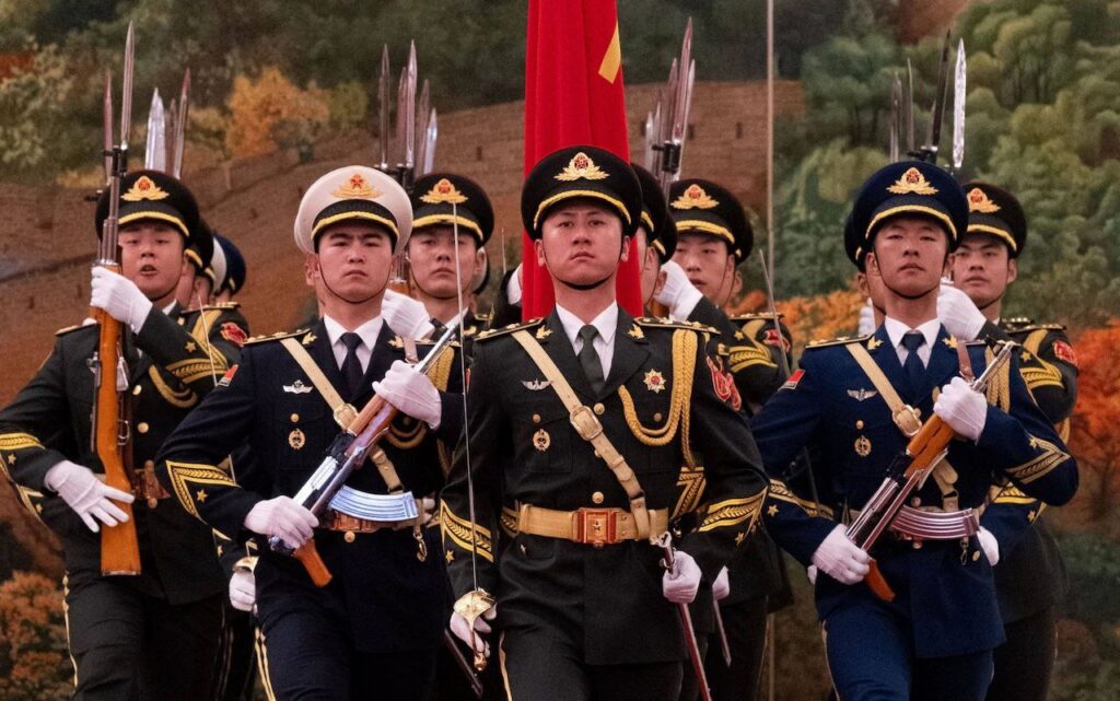 چین در جنگ بر سر تایوان، می‌تواند ارتش آمریکا را شکست دهد/ از دست دادن تایوان، ضربه‌ای راهبردی و نمادین به واشنگتن وارد می‌کند/ پکن و ایالات متحده در حال رقابت تسلیحاتی گسترده‌ای هستند تا طرف مقابل برتری تعیین‌کننده‌ای به دست نیاورد