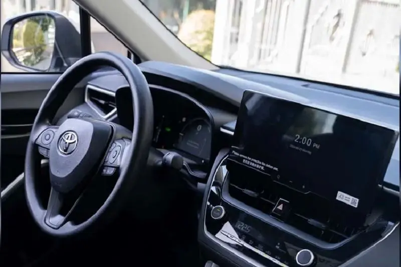 کرولا کراس هیبریدی کابین 2