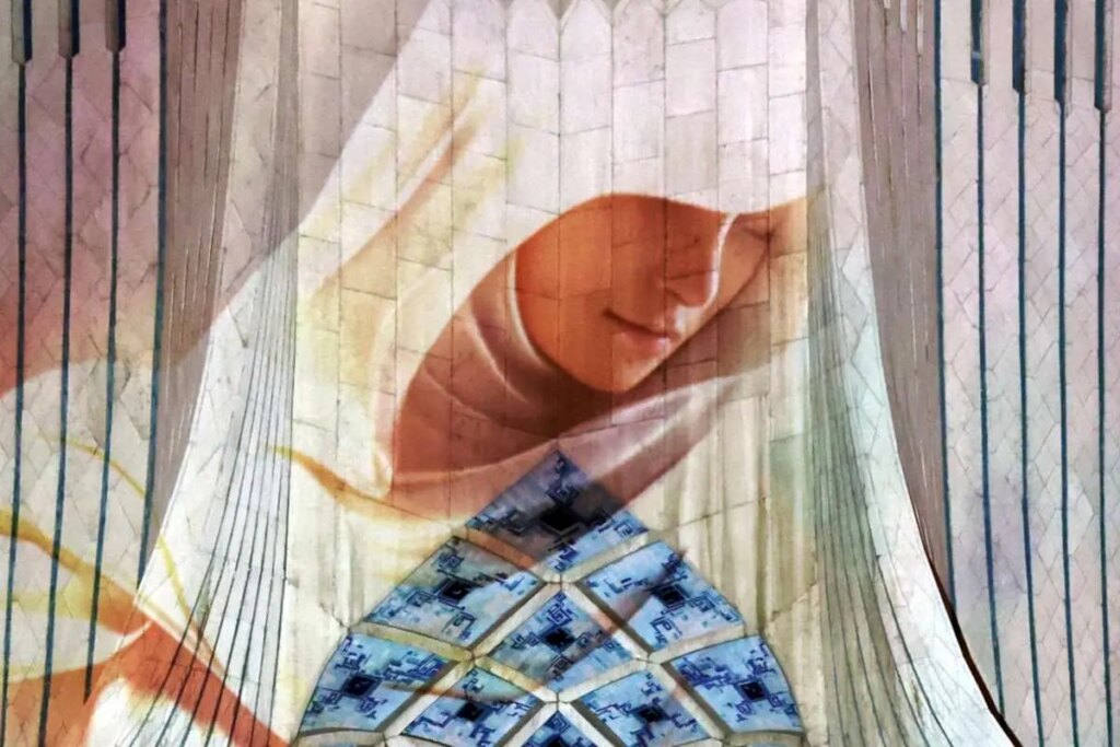 تصاویر; چهره مادرانه برج آزادی