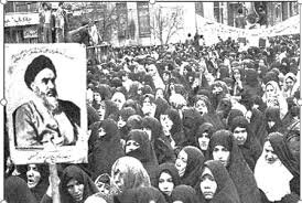 قبل از مردان در میدان؛ روایت زنانی که ستون های انقلاب شدند