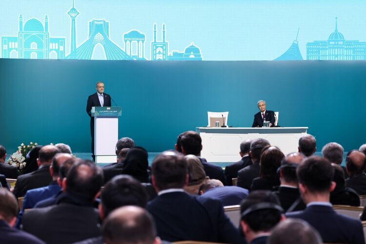 پزشکیان: شبکه‌ای پایدار از همکاری میان بخش‌های خصوصی ایران و قزاقستان ایجاد می‌کنیم