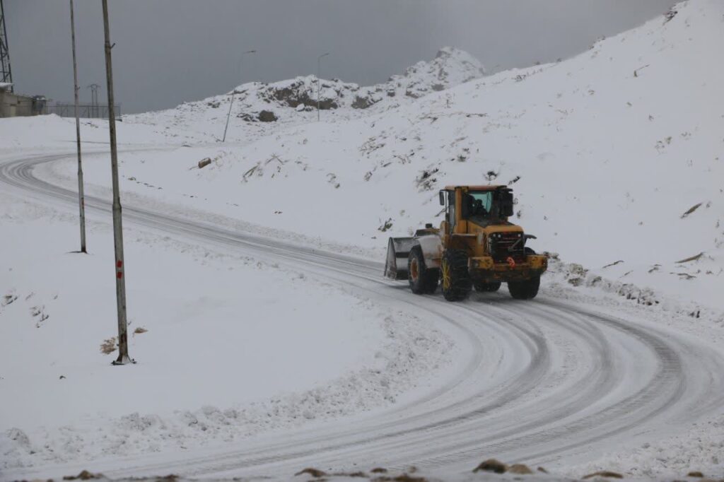 آخرین وضعیت بارندگی در اصفهان / برف‌روبی ۱۵۰۰ کیلومتری راه‌های استان اصفهان