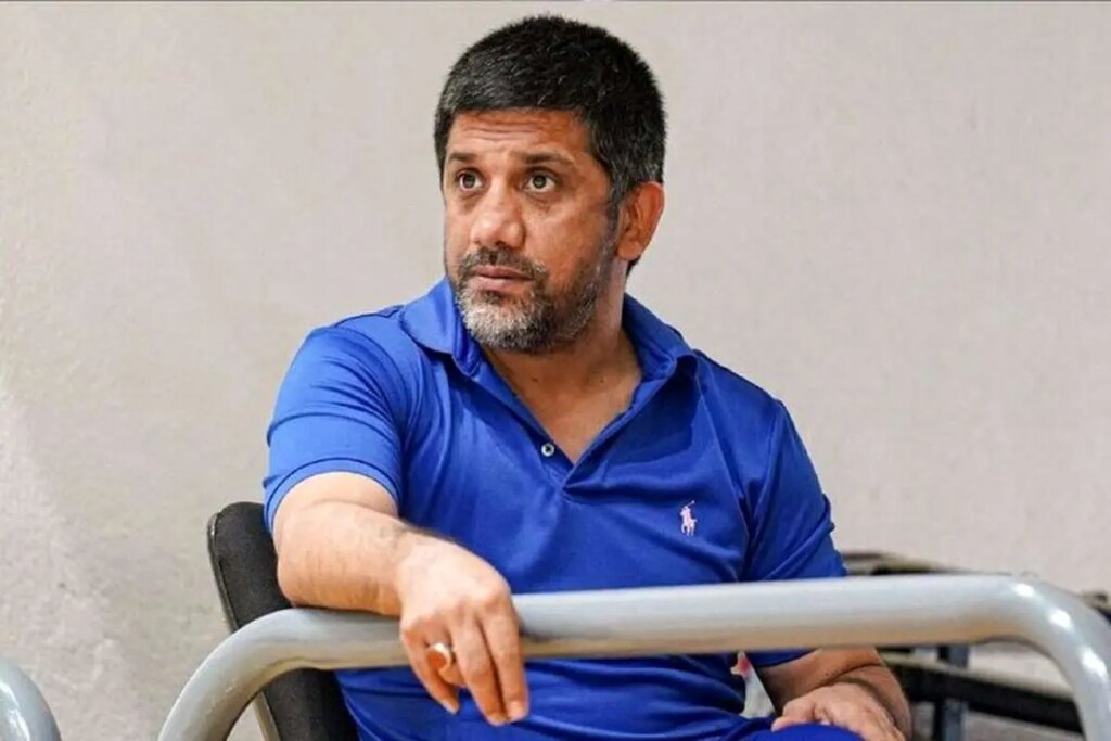 واکنش علیرضا دبیر به تشویق بی امان رسول خادم در فینال لیگ کشتی