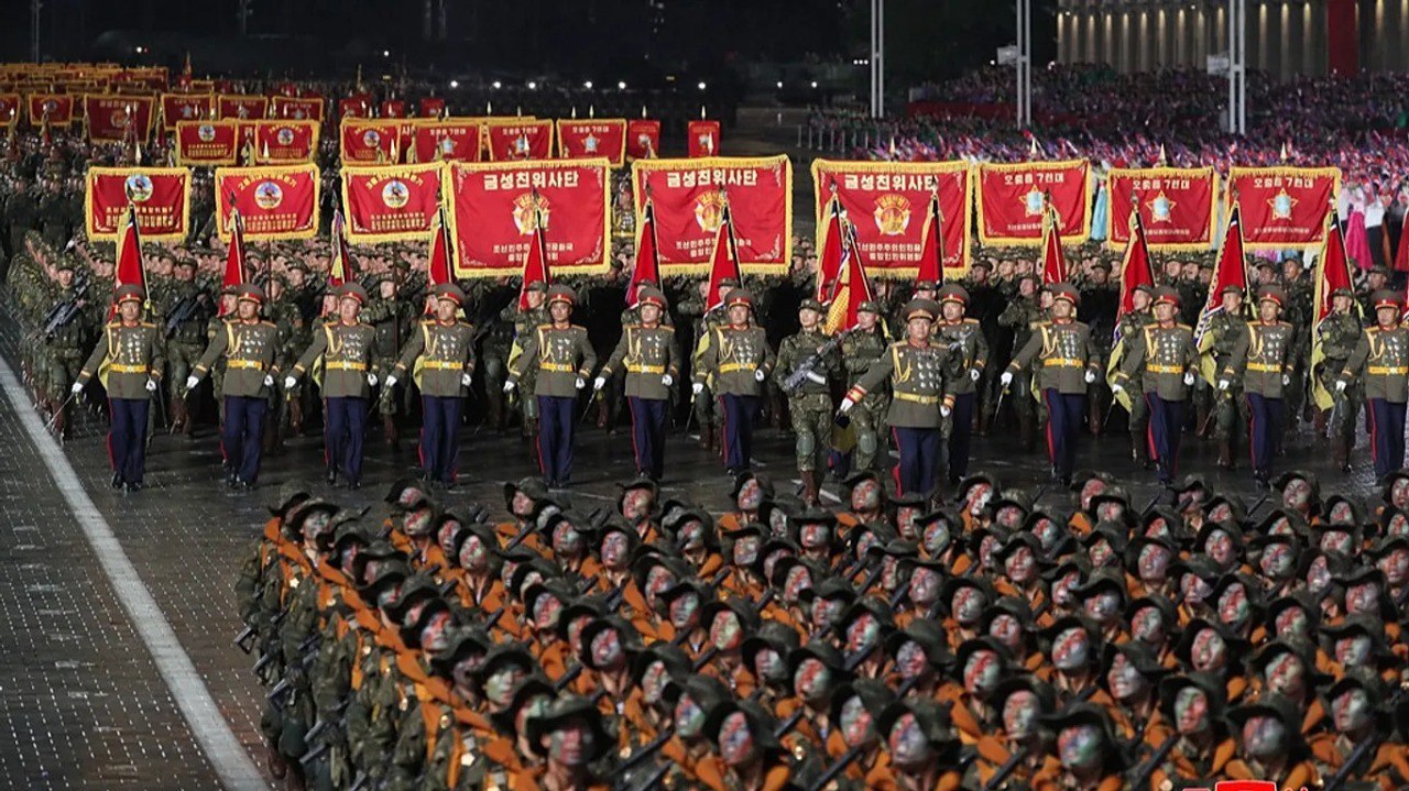 سربازان کره شمالی پس از پایان ماموریت در روسیه به کشورشان بازگشتند؛ کیم جونگ اون از آنها تقدیر کرد