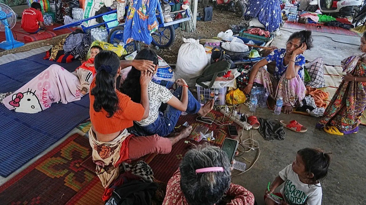 کامبوج می‌گوید تایلند با وجود اعلام آتش‌بس از سوی ترامپ همچنان بمباران می‌کند