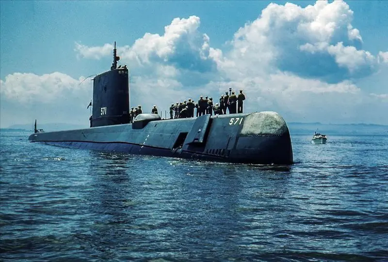 زیردریایی های نظامی