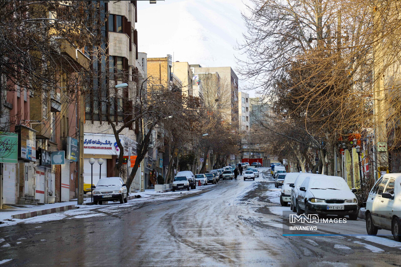 فردا منتظر سامانه بارشی جدید باشید / بارش برف و باران در استان‌ها ادامه دارد
