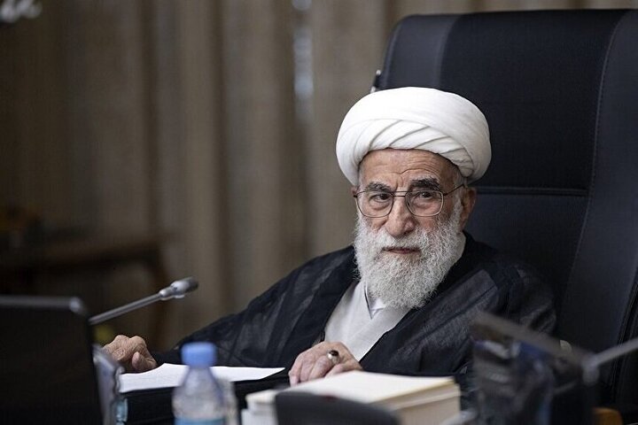 تاکید آیت الله جنتی بر تقویت وحدت مدرسه و دانشگاه