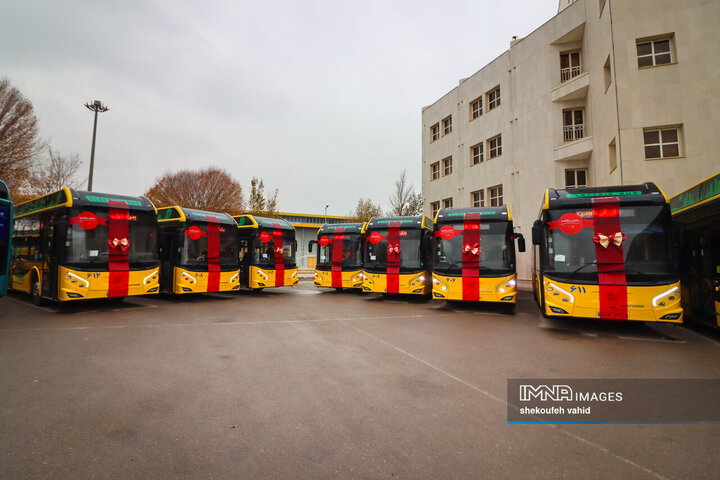 مراسم رونمایی از اولین ناوگان اتوبوس های برقی در کلانشهر اصفهان برگزار شد