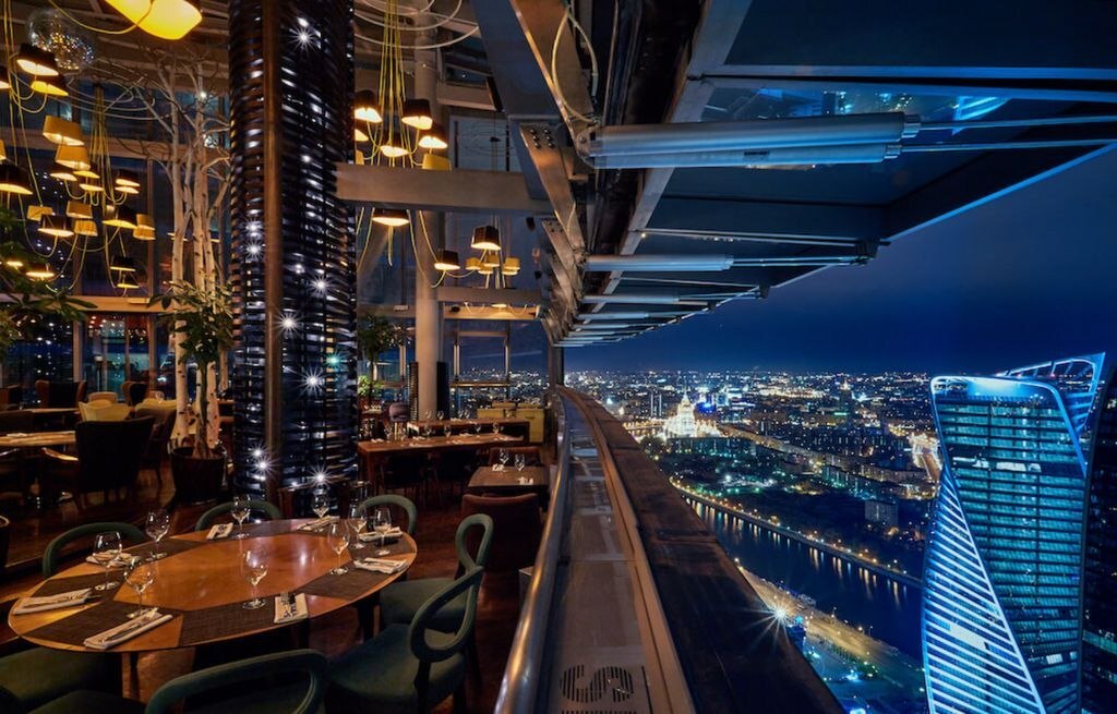 نیویورک تایمز از زندگی مجلل بشار اسد و خانواده اش در مسکو گزارش می دهد نیویورک تایمز از زندگی مجلل بشار اسد و خانواده اش در مسکو گزارش می دهد