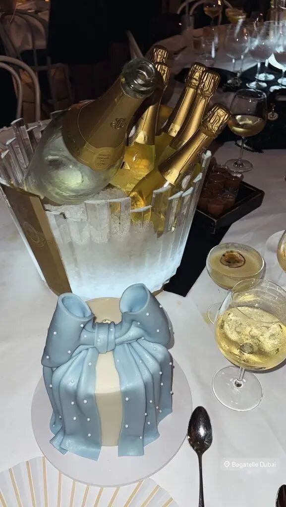 نیویورک تایمز از زندگی مجلل بشار اسد و خانواده اش در مسکو گزارش می دهد نیویورک تایمز از زندگی مجلل بشار اسد و خانواده اش در مسکو گزارش می دهد