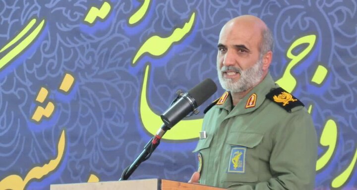 مهمترین وظیفه مردم در مقابل دشمن پرهیز از تفرقه است