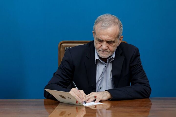 استاد دینانی از تبار حکیمان است که عقلانیت و معنویت را در هم آمیخته است