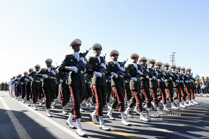 ما به اشتباه دشمن پاسخ کوبنده می دهیم