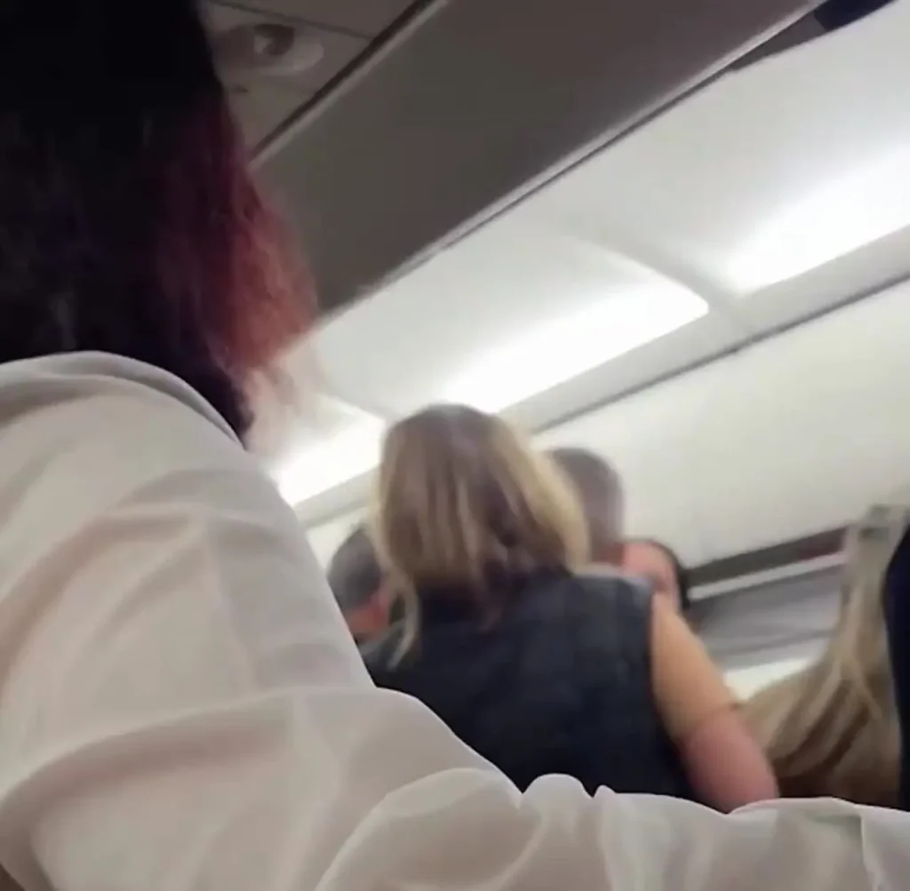 آتش‌سوزی در فرودگاه سائوپائولو؛ تخلیه اضطراری ۱۶۹ سرنشین یک هواپیما