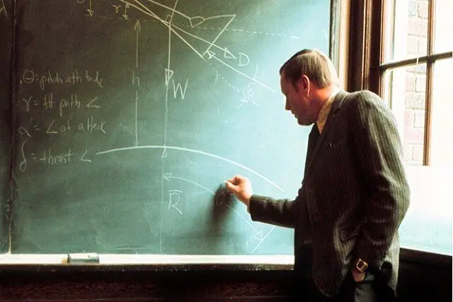 از کارگاه بنّایی تا کلاس‌های ریاضیات دانشگاه