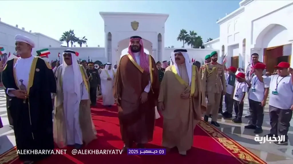 استقبال از رهبران کشورهای حوزه خلیج فارس با گلباران فرش قرمز