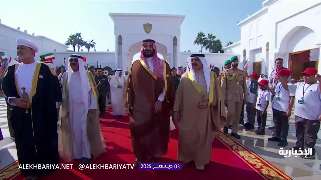 استقبال از رهبران کشورهای حوزه خلیج فارس با گلباران فرش قرمز