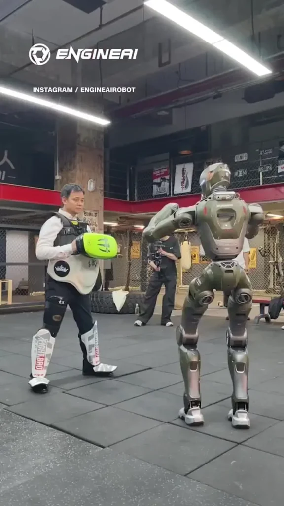 ربات انسان‌نما مدیرعامل را ناک‌اوت کرد