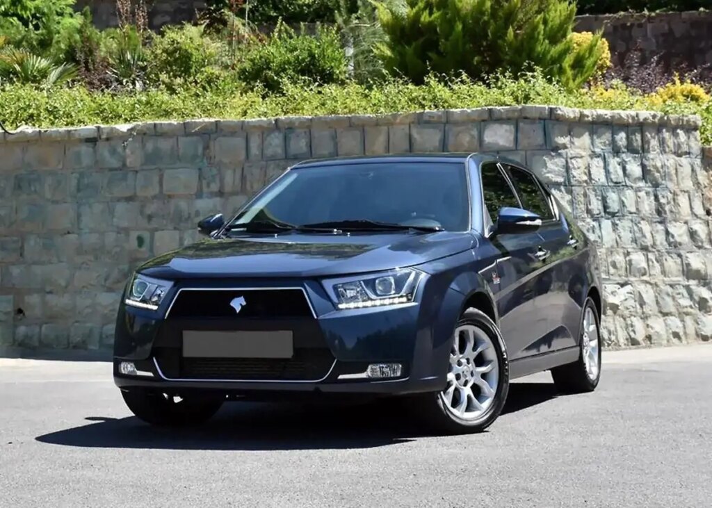 قیمت محصولات ایران‌خودرو امروز پنجشنبه ۲۰ آذر ۱۴۰۴/ تفاوت دنا پلاس دنده‌ای و اتومات چقدر است؟