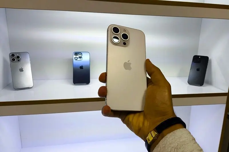 قیمت گوشی سامسونگ، شیائومی و آیفون امروز دوشنبه ۱۷ آذر ۱۴۰۴/ قیمت آیفون ۱۶ از ۱۱۵ میلیون گذشت