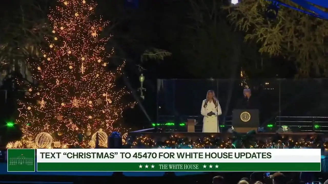 ملانیا ترامپ درخت ملی کریسمس را روشن کرد