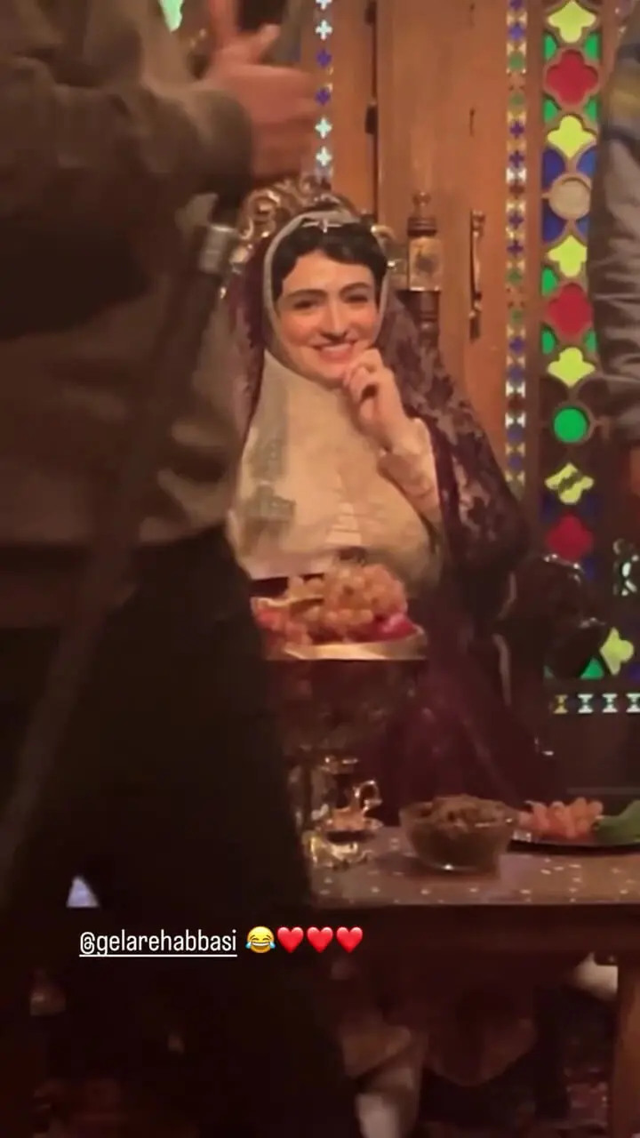 چرت زدن گلاره عباسی در پشت صحنه سریال بامداد خمار