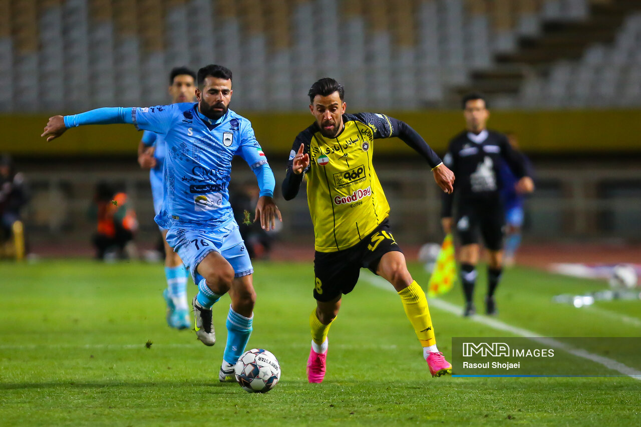 نگاهی به نیم فصل لیگ 25; آبی ها گران ترین، پرسپولیس و سپاهان دفاعی ترین