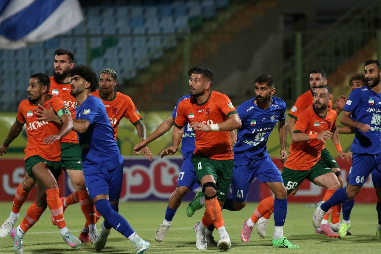 نگاهی به نیم فصل لیگ 25; آبی ها گران ترین، پرسپولیس و سپاهان دفاعی ترین