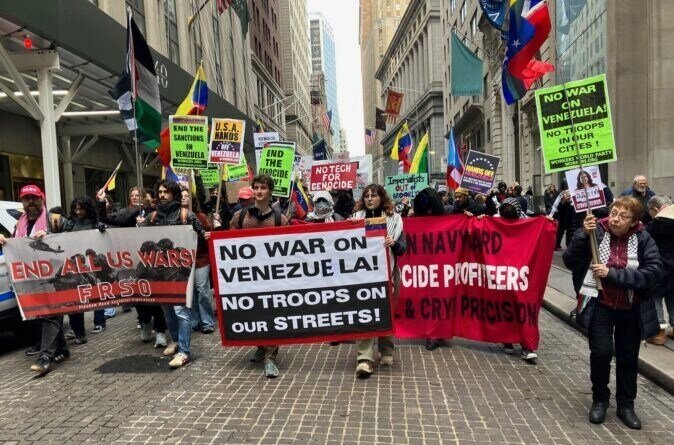 اعتراضات گسترده در شهرهای سراسر جهان علیه ربوده شدن مادورو