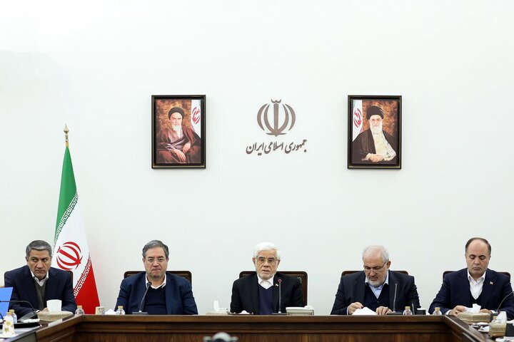 عارف: احیای دریاچه ارومیه یک موضوع فراملی است