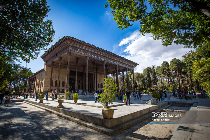 کاخ چهلستون اصفهان; روایت قدرت، هنر و دیپلماسی در معماری صفوی