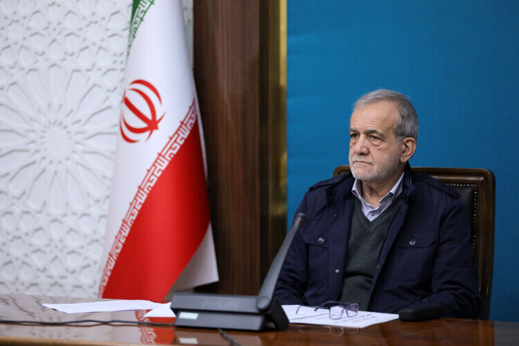 پیام رهبر انقلاب به سفر دبیر شورای عالی امنیت ملی به عمان