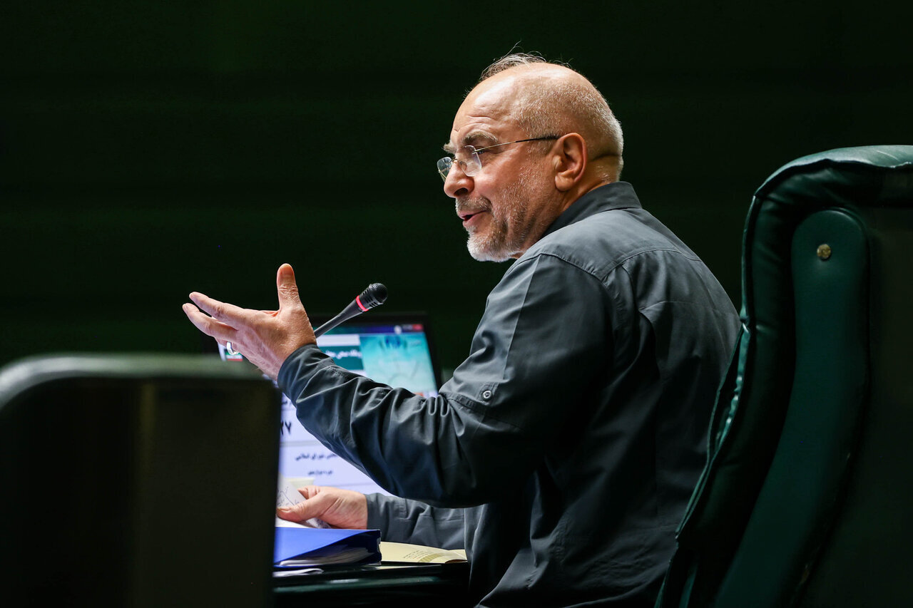 از رد شایعه افزایش قیمت بنزین تا افزایش 40 درصدی حقوق کارکنان دولت