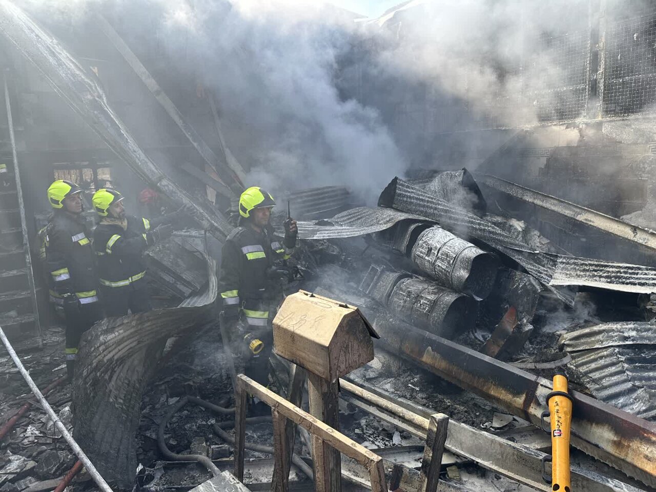 جدیدترین و جدیدترین تصاویر و فیلم های مربوط به سقوط بالگرد در درچه اصفهان + آخرین وضعیت این حادثه