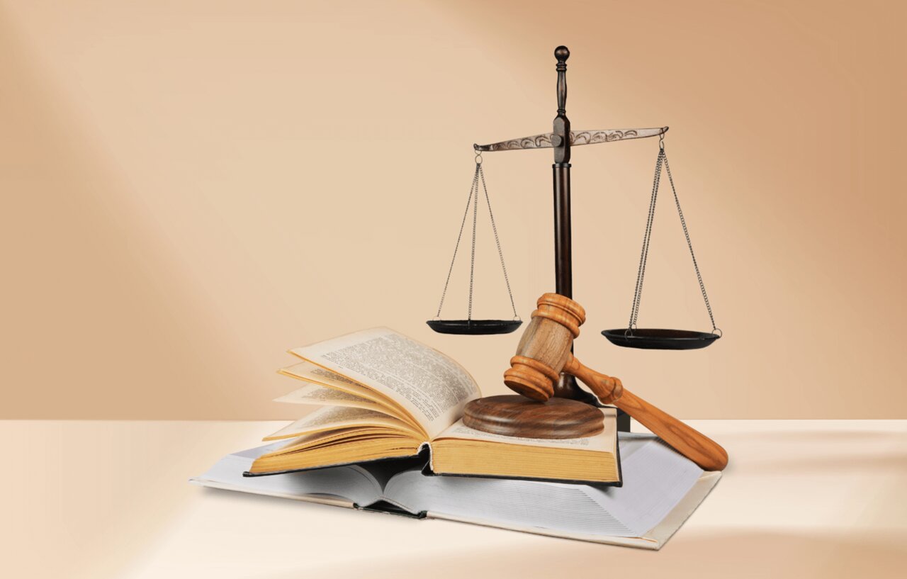 امنیت حقوقی در دنیای پیچیده امروز؛ وکیل قابل اعتماد در مسیر قانون