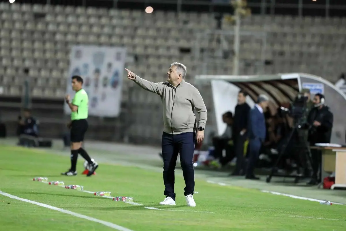 تبدیل تراکتور در زمستان; اسکوچیچ هنوز زنده است