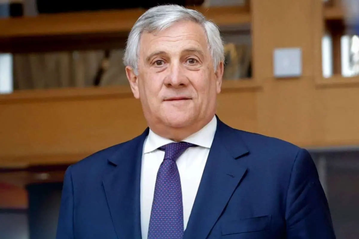 دست ایتالیا روی سینه ترامپ