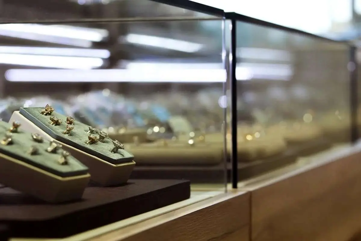 قیمت طلای 18 عیار امروز جمعه 10 اسفند 1404