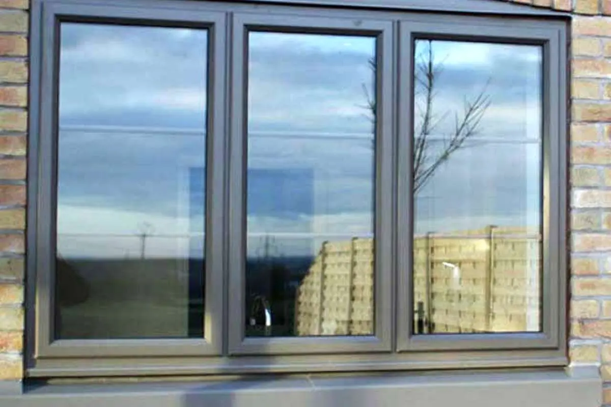 اهمیت چسباندن پنجره ها در زمان جنگ