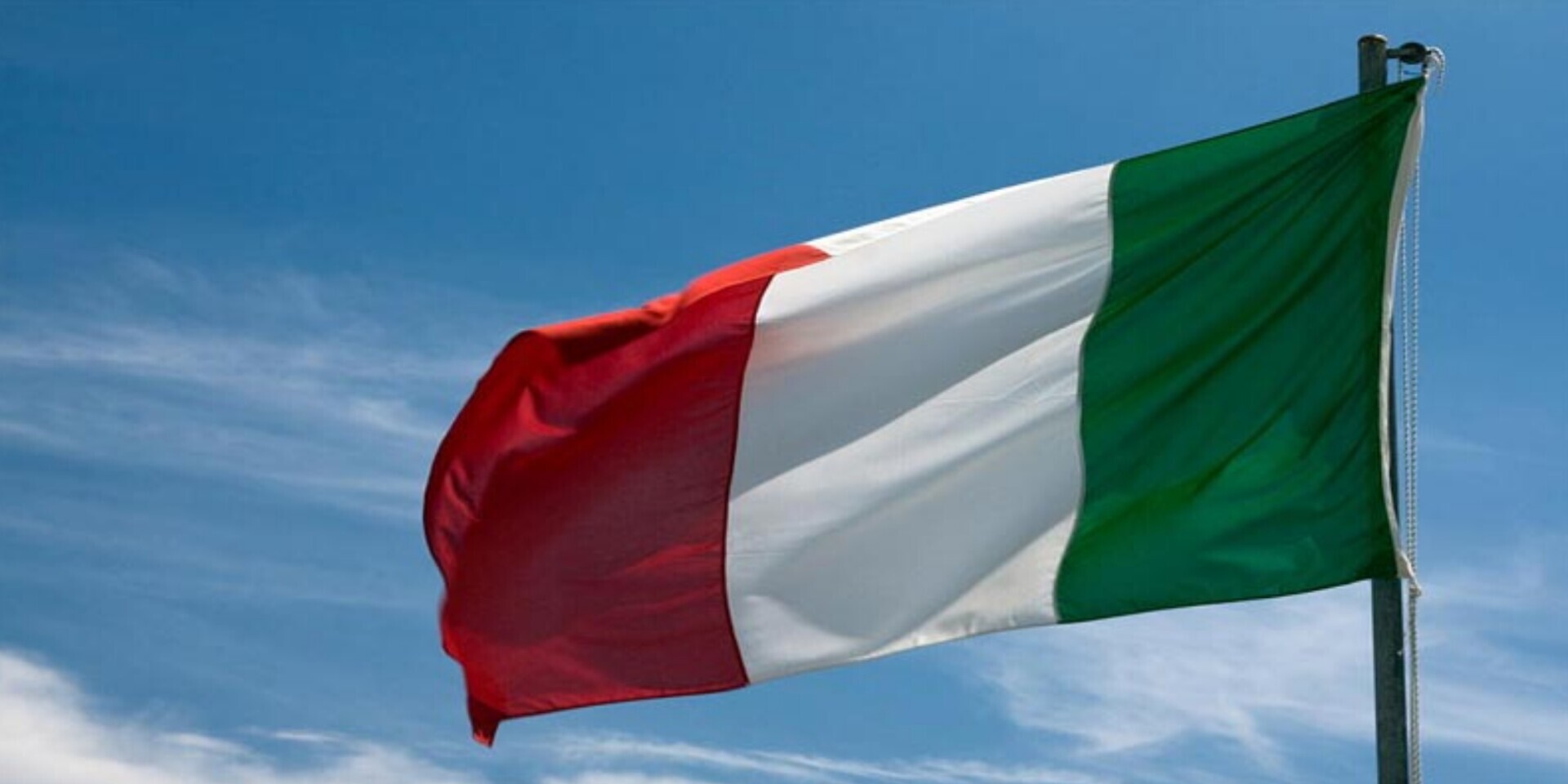 بلومبرگ: ایتالیا ۴۰ سال پس از اینکه راکتورهای خود را تعطیل کرد، در حال بررسی بازگشت به انرژی هستهای است